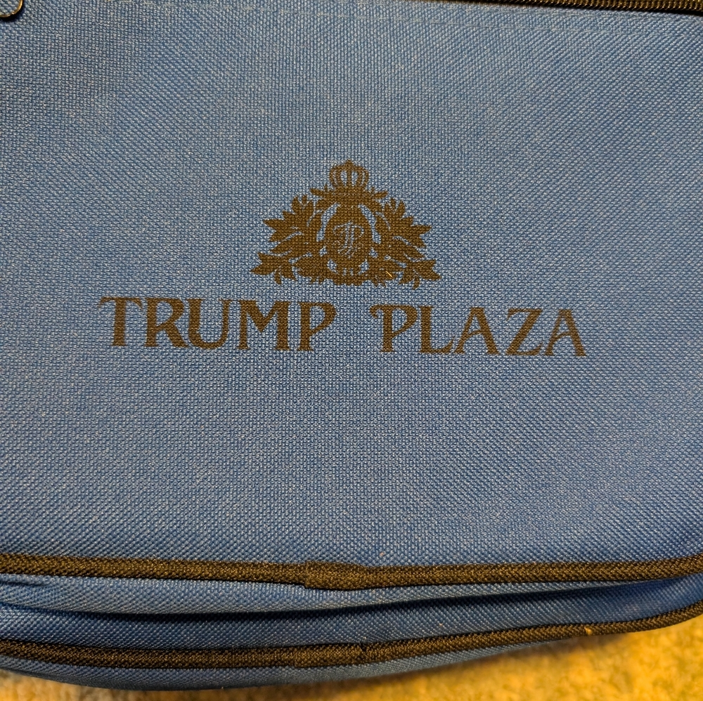 Trump Plaza picnic backpack - Picture 2 of 15